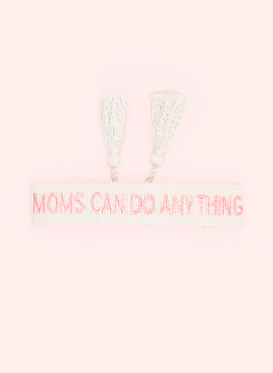 Moms Can Do Anything Armband • Weiß & rosa